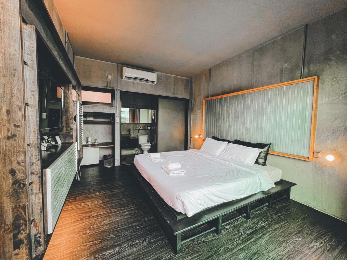 Bed Stop Hotel Chiangmai Chiang Mai Exterior photo