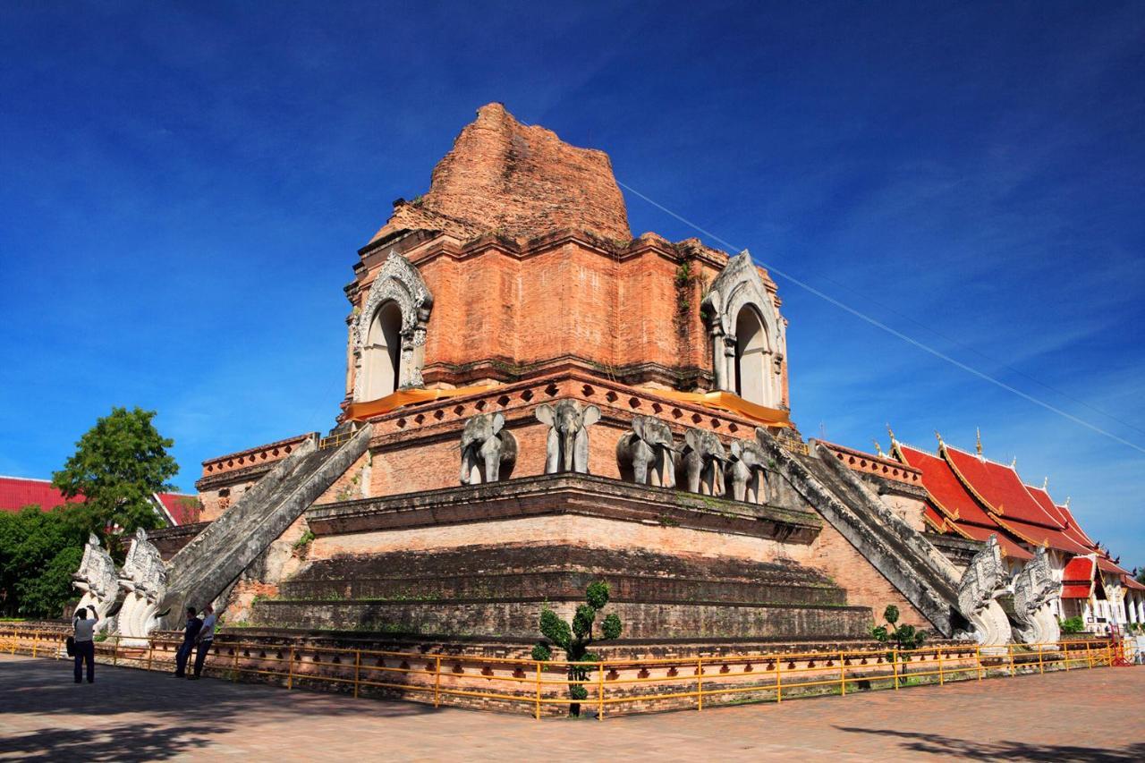 Bed Stop Hotel Chiangmai Chiang Mai Exterior photo